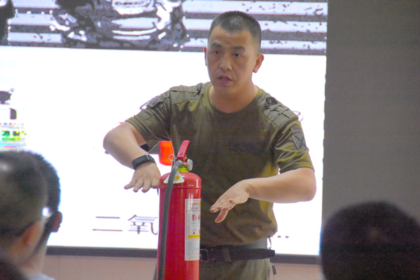 明博手机登录入口防雷开展消防培训学习