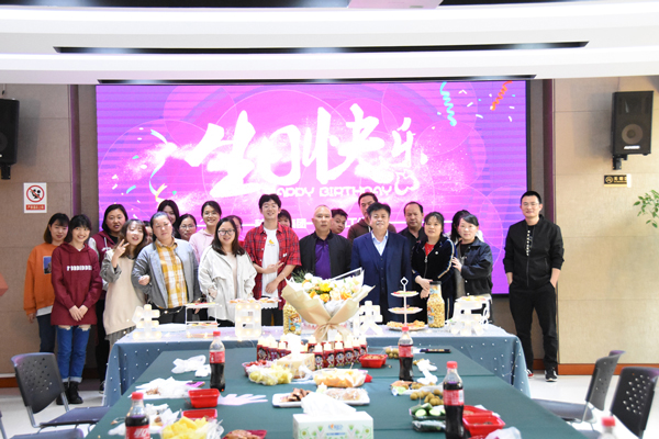 “感恩有你，携手同行”！明博手机登录入口举办2022年一季度员工集体生日会