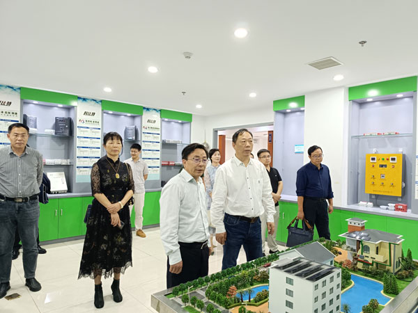 湖南省政协副主席、民建湖南省委会主委赖明勇莅临明博手机登录入口走访调研